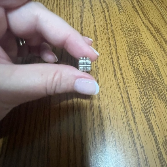 Pandora vintage present charm with bow 🎀 - Picture 1 of 7